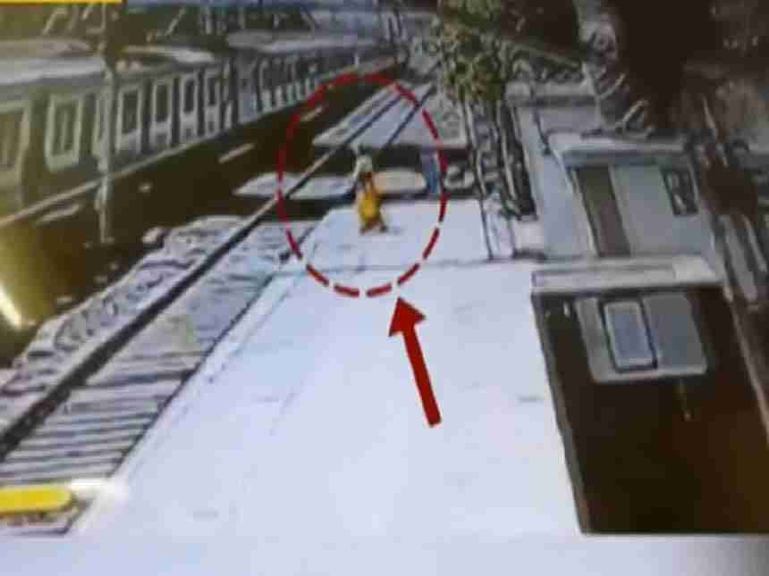 जोगेश्वरी रेल्वे स्थानकात ट्रेनखाली आत्महत्येच्या प्रयत्नात महिला दगावली, मुलगी वाचली