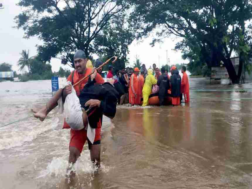 Maharashtra floods claim 16 lives, over 1.4 lakh evacuated; NDRF, Army, Navy and Coast Guard deploye
