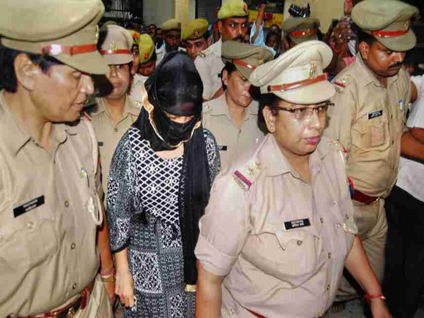 चिन्मयनंदांवर बलात्काराचा आरोप करणार्‍या विद्यार्थिनीला अटक