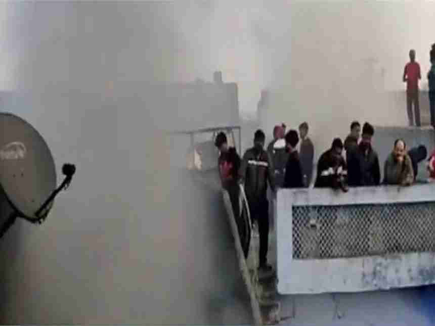 दिल्लीतील फिल्मिस्थानमध्ये भीषण आग, ३५ जणांचा मृत्यू