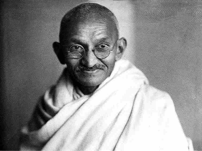 युगपुरुष महात्मा गांधीजींचे स्मरण