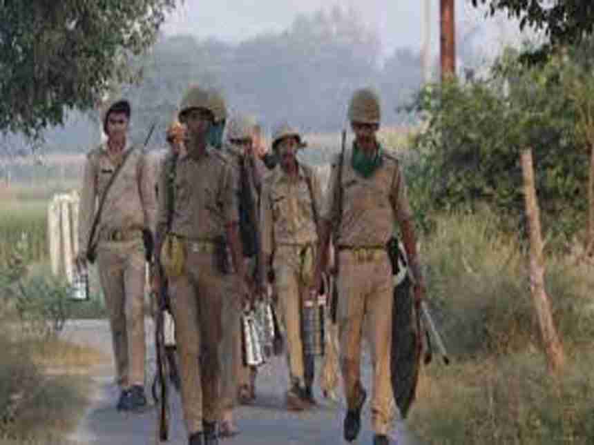 Hathras gang-rape case: SIT reaches village to record statement of victim's father