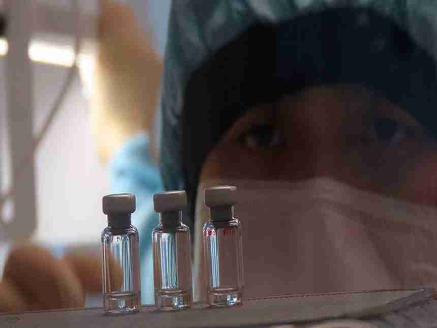 Coronavirus vaccine update : मॉर्डना वॅक्सिन वृद्धांसाठी सुरक्षित असल्याचं निष्पन्न; भारतीय लसीबाबतच